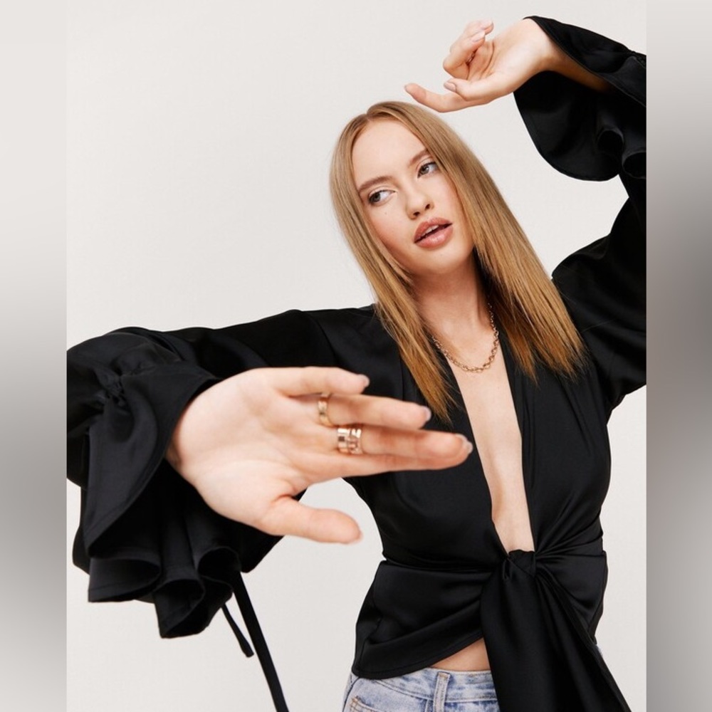 NWT Nasty gal black tie front top